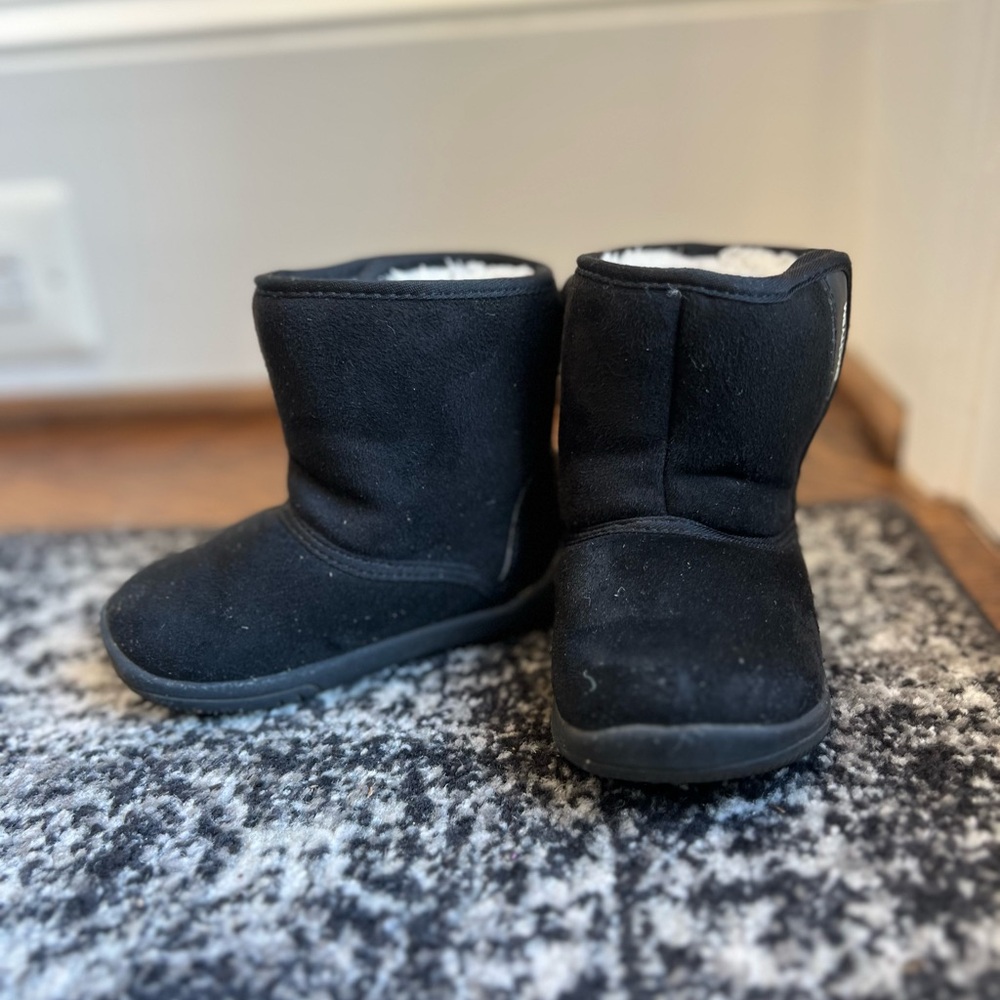 BMCiTYBM Black Fur-Lined Snow Boots 18-24 months size 7